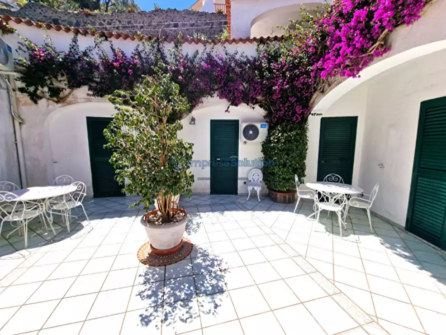 Immagine 32 di Casa quadrifamiliare in vendita  in Via Quercia a Ischia