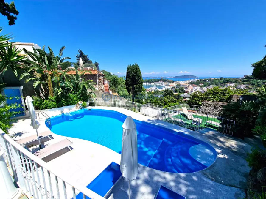 Immagine 35 di Casa quadrifamiliare in vendita  in Via Quercia a Ischia