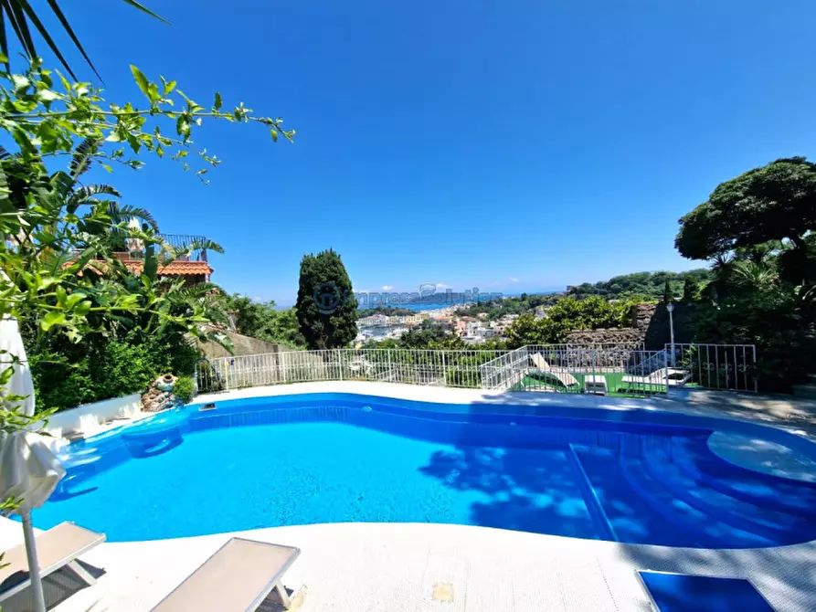 Immagine 36 di Casa quadrifamiliare in vendita  in Via Quercia a Ischia