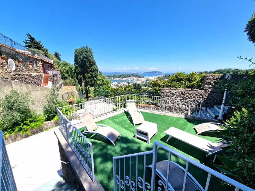 Immagine 38 di Casa quadrifamiliare in vendita  in Via Quercia a Ischia