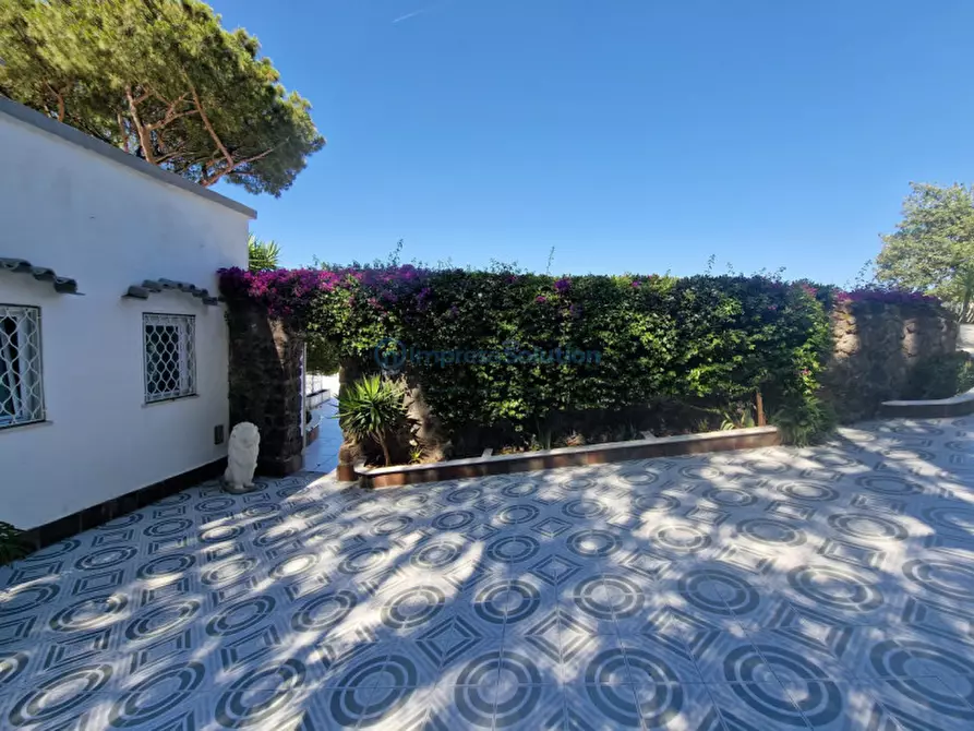 Immagine 47 di Casa quadrifamiliare in vendita  in Via Quercia a Ischia