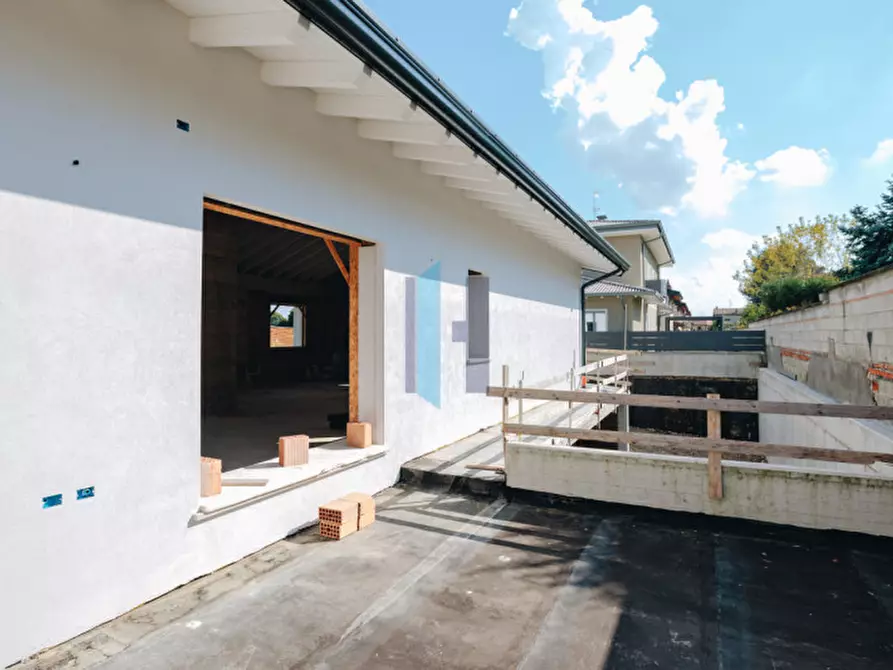 Immagine 7 di Villa in vendita  a Travagliato
