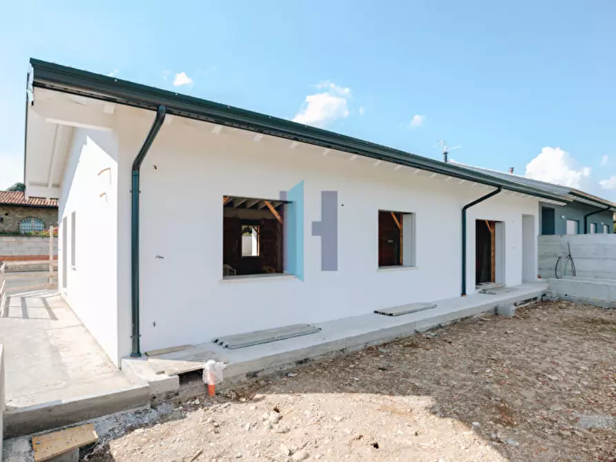 Immagine 9 di Villa in vendita  a Travagliato