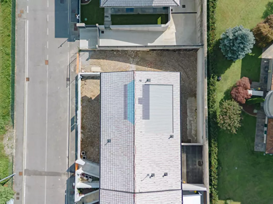 Immagine 10 di Villa in vendita  a Travagliato