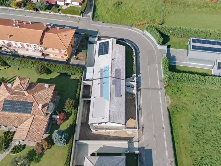 Immagine 11 di Villa in vendita  a Travagliato
