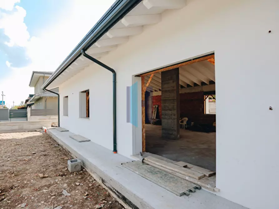 Immagine 12 di Villa in vendita  a Travagliato
