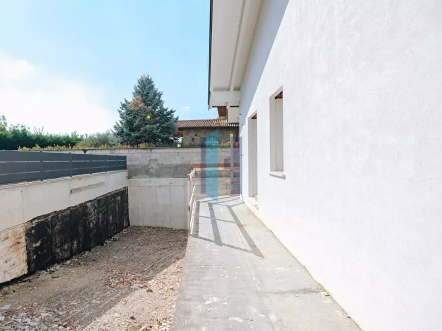 Immagine 15 di Villa in vendita  a Travagliato