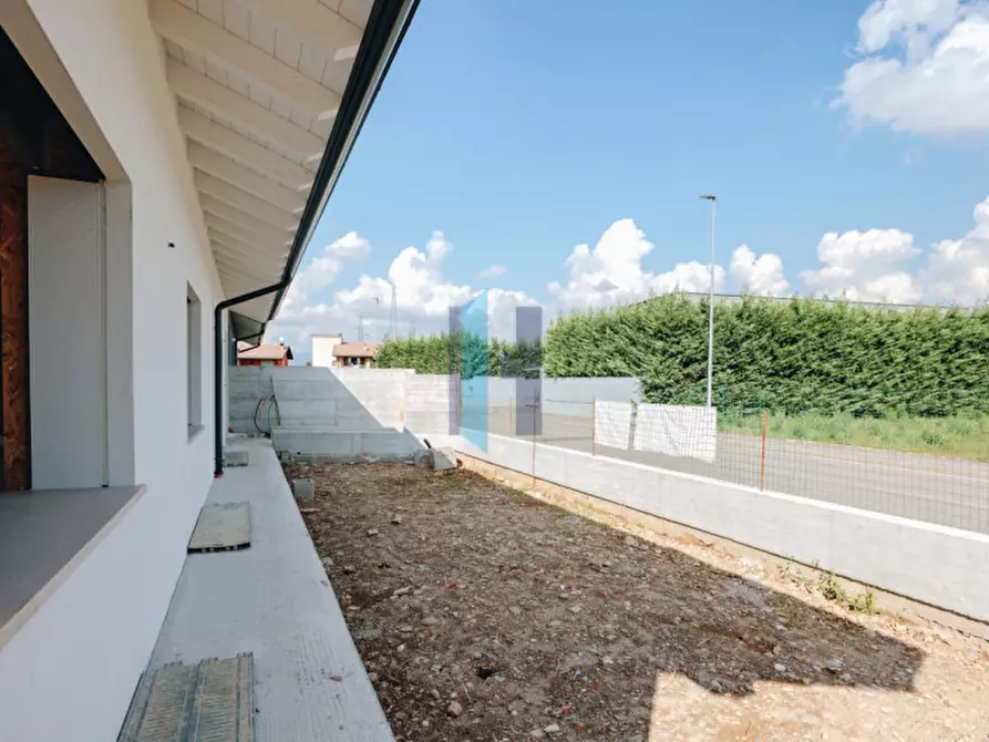 Immagine 16 di Villa in vendita  a Travagliato