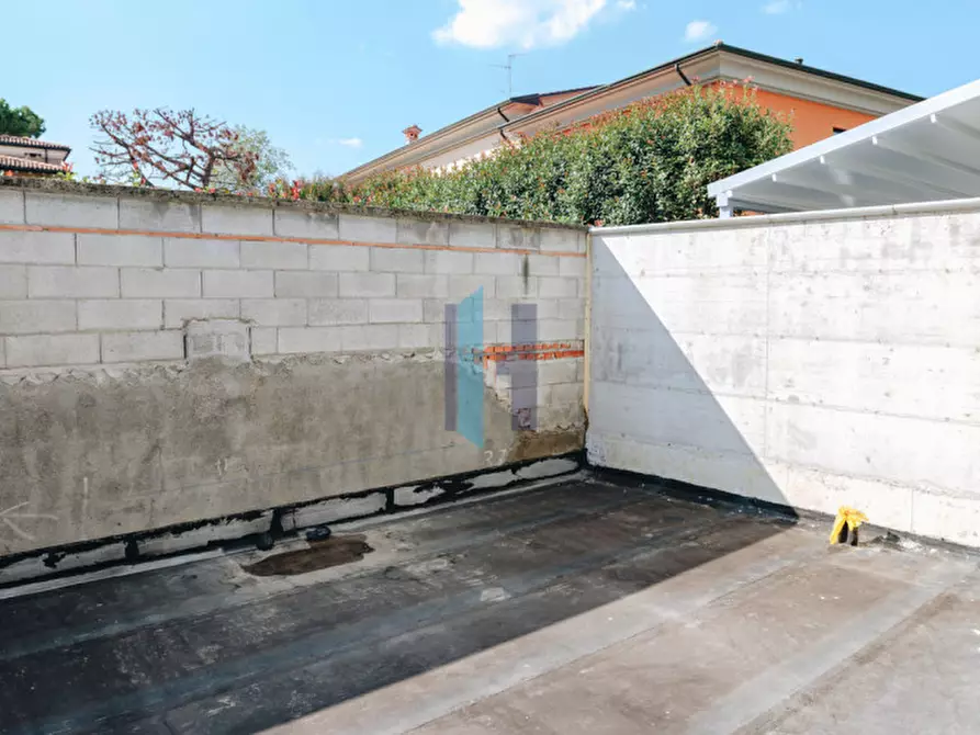 Immagine 21 di Villa in vendita  a Travagliato