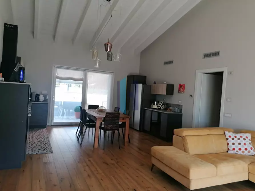 Immagine 24 di Villa in vendita  a Travagliato