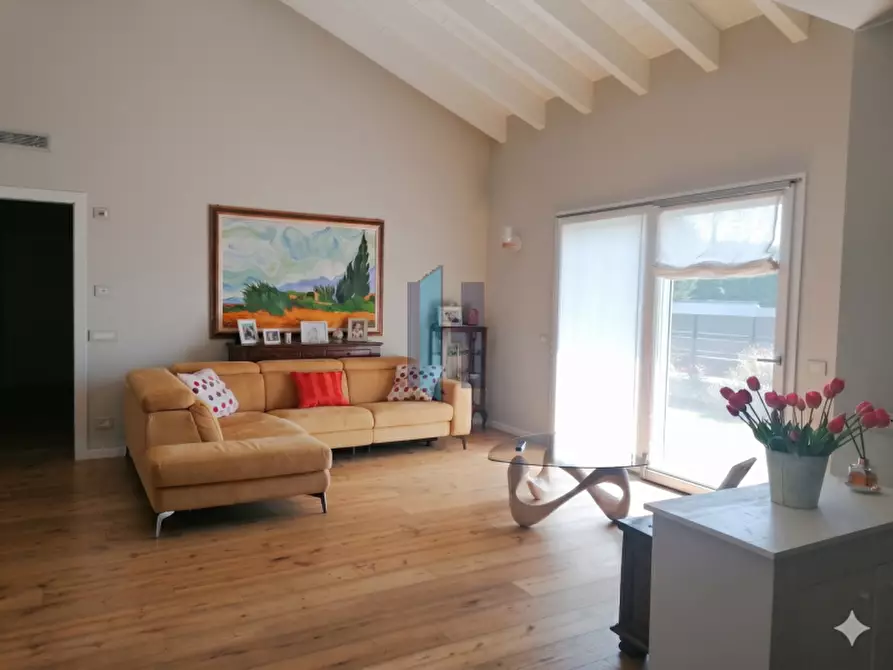 Immagine 25 di Villa in vendita  a Travagliato