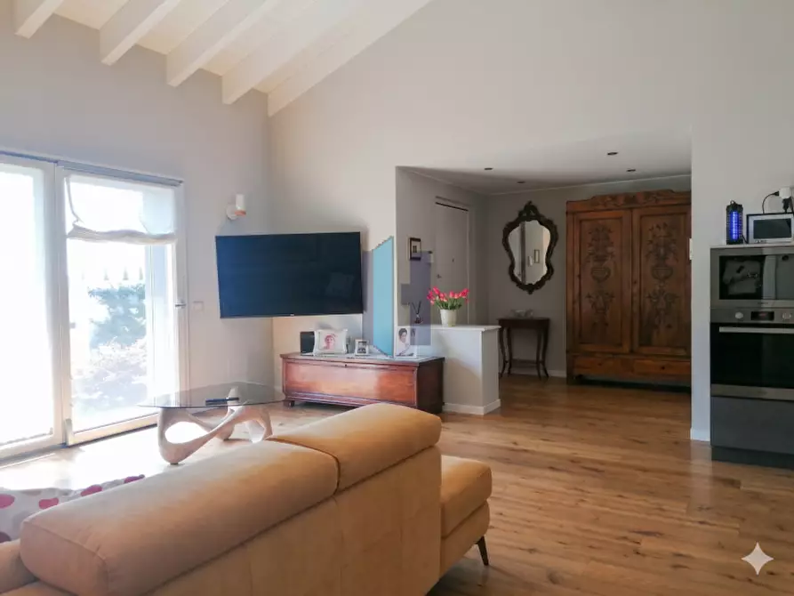 Immagine 26 di Villa in vendita  a Travagliato