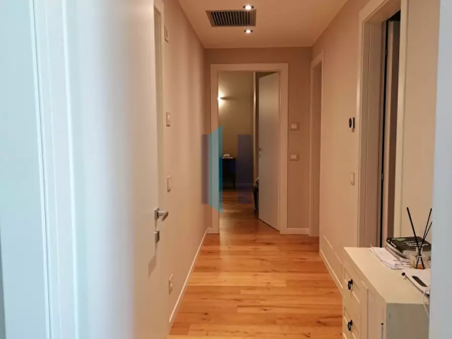 Immagine 28 di Villa in vendita  a Travagliato