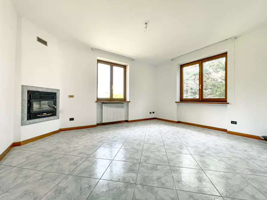 Immagine 7 di Villa in vendita  in via verdi 10 a Gozzano