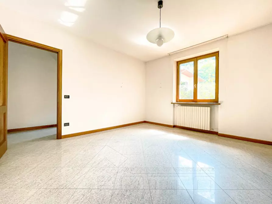 Immagine 19 di Villa in vendita  in via verdi 10 a Gozzano