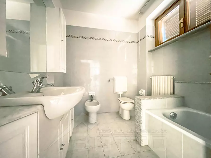 Immagine 33 di Villa in vendita  in via verdi 10 a Gozzano