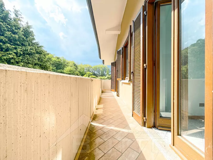 Immagine 39 di Villa in vendita  in via verdi 10 a Gozzano