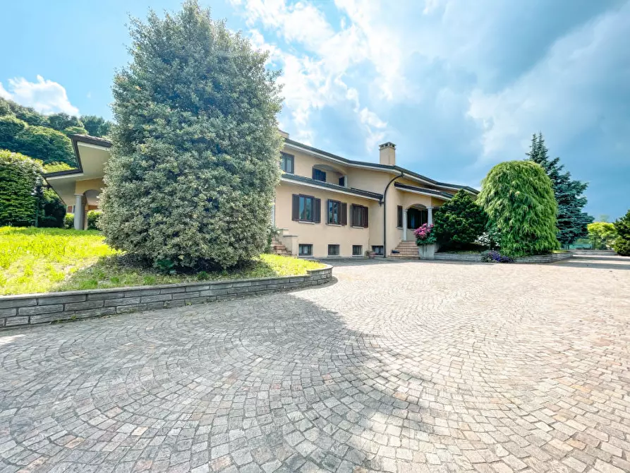 Immagine 43 di Villa in vendita  in via verdi 10 a Gozzano