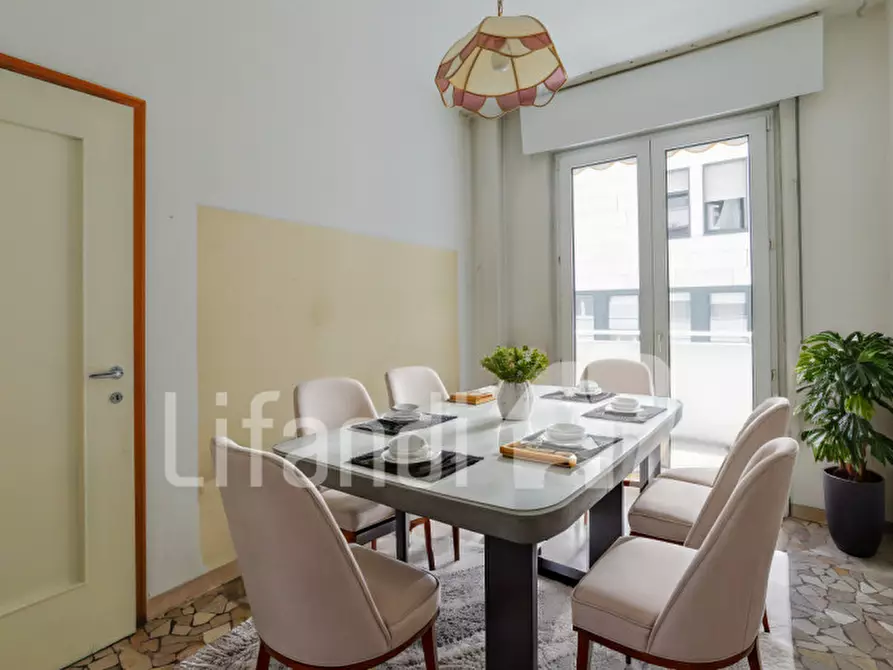 Immagine 4 di Appartamento in vendita  in via carducci a Bolzano