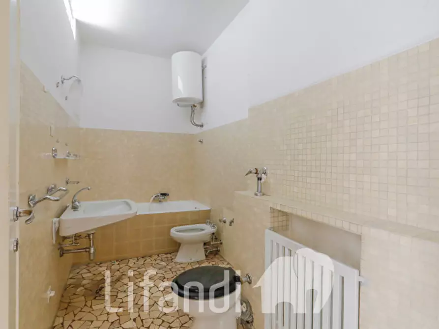 Immagine 16 di Appartamento in vendita  in via carducci a Bolzano