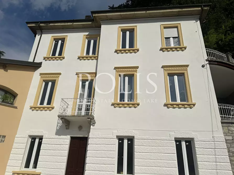 Immagine 4 di Villa in vendita  in Piazza Cesare Scotti 2 a Faggeto Lario