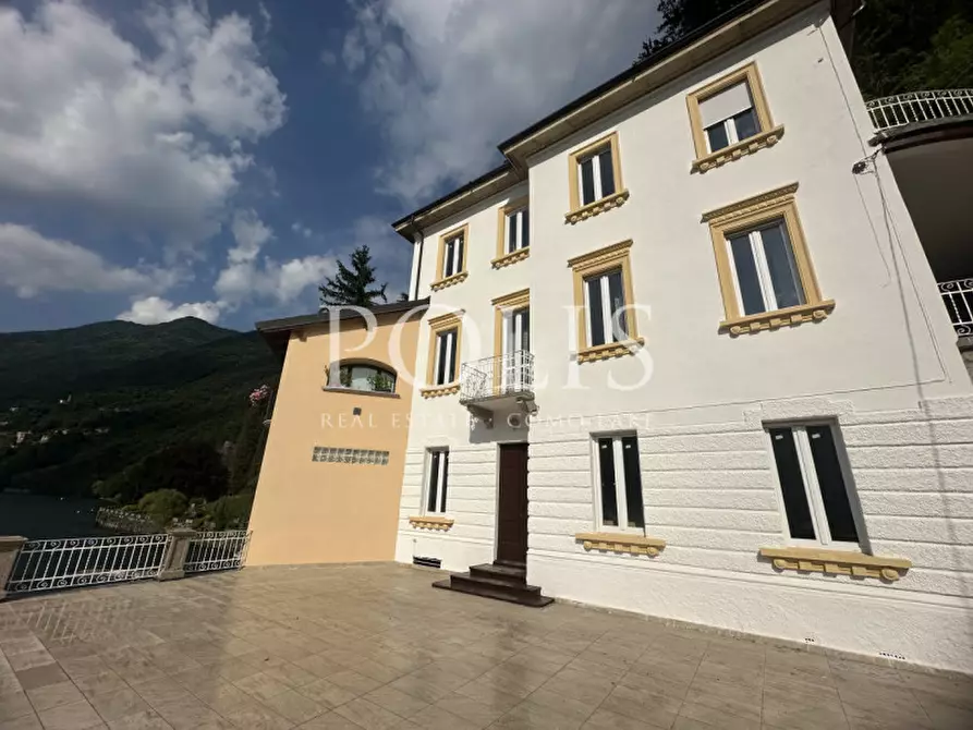 Immagine 20 di Villa in vendita  in Piazza Cesare Scotti 2 a Faggeto Lario