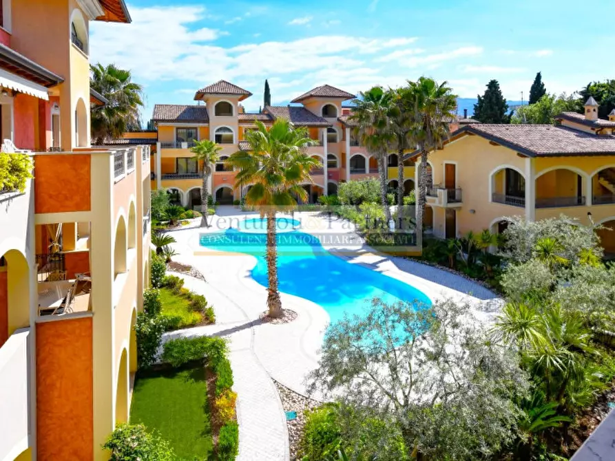 Immagine 2 di Appartamento in vendita  in Lungolago Zanardelli a Toscolano-Maderno