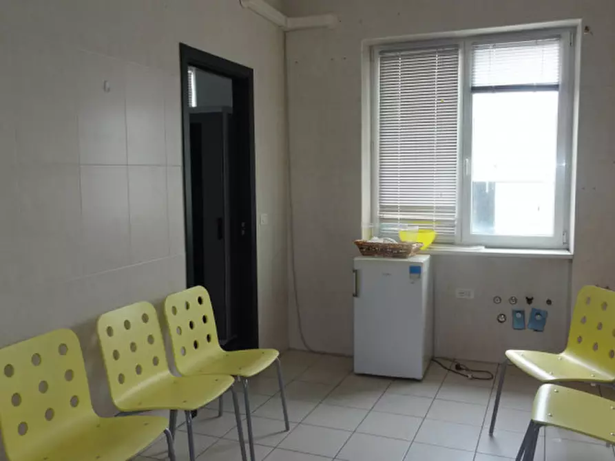 Immagine 21 di Ufficio in affitto  in via Messedaglia a Verona