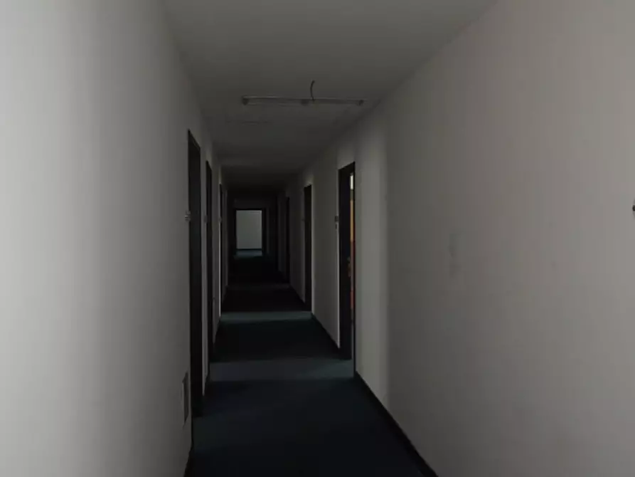 Immagine 24 di Ufficio in affitto  in via Messedaglia a Verona