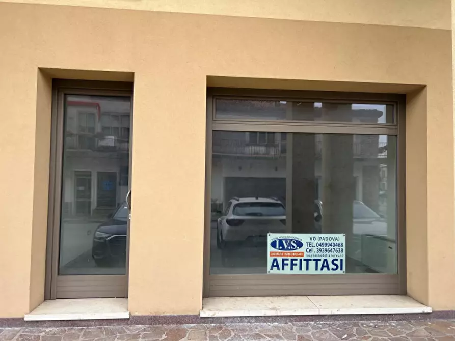 Immagine 9 di Negozio in affitto  in PIAZZA LIBERAZIONE N. 180 a Vo