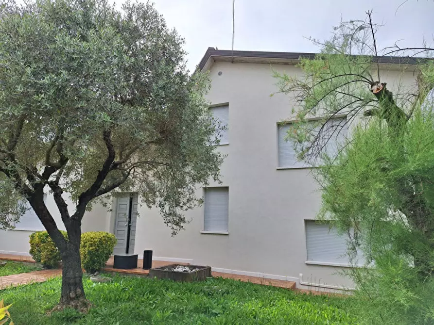 Immagine 1 di Casa bifamiliare in affitto  in Via Roma a Torri Di Quartesolo
