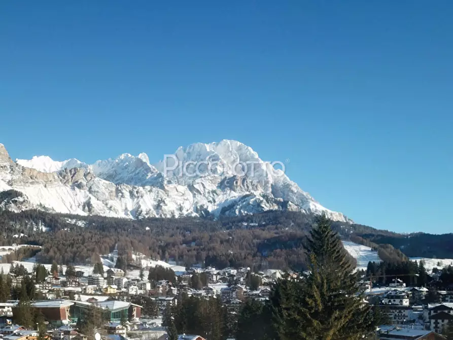 Immagine 6 di Appartamento in vendita  in località Ronco a Cortina D'ampezzo