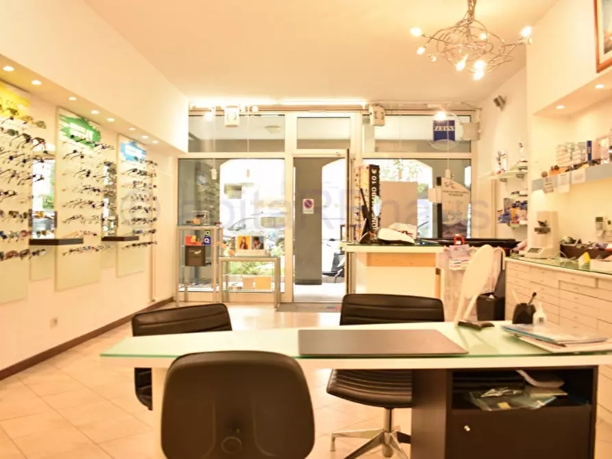 Immagine 7 di Negozio in vendita  in Via Resia a Bolzano