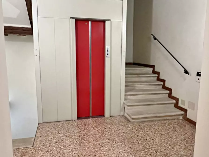 Immagine 23 di Appartamento in affitto  in piazza dei signori a Vicenza