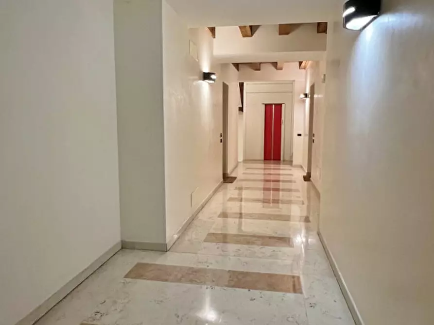 Immagine 24 di Appartamento in affitto  in piazza dei signori a Vicenza