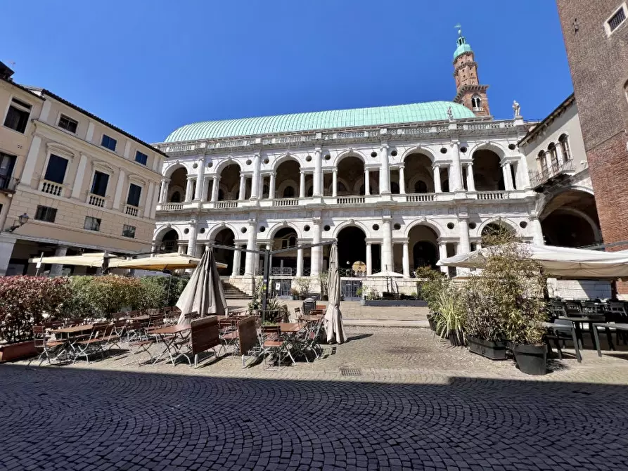 Immagine 25 di Appartamento in affitto  in piazza dei signori a Vicenza