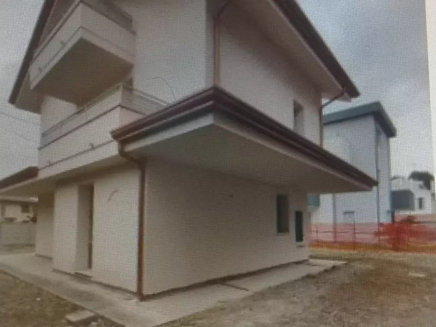 Immagine 1 di Villa in vendita  in da montagnone a Padova