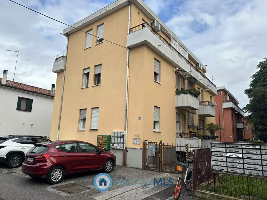 Immagine 1 di Appartamento in vendita  in Via Pietro Balan, 7 a Padova