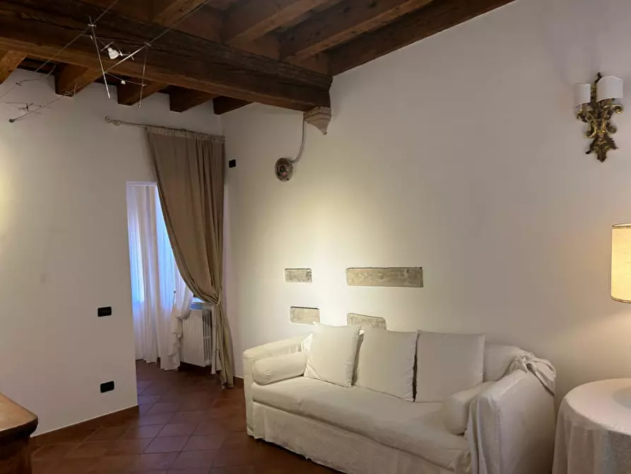 Immagine 9 di Appartamento in affitto  in Vicolo Porta Vescovo 5 a Verona