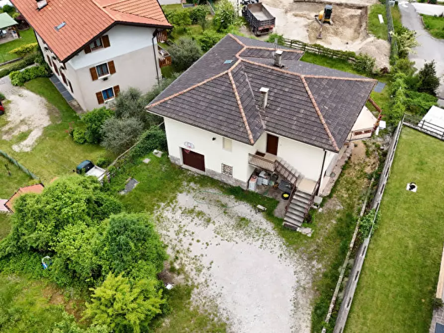 Immagine 1 di Villa in vendita  in Località Lavim 39 a Tenno
