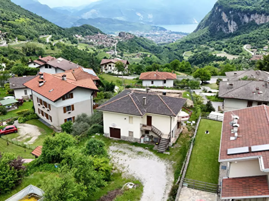 Immagine 4 di Villa in vendita  in Località Lavim 39 a Tenno