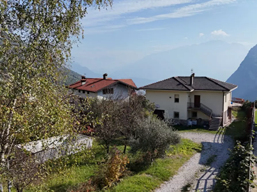 Immagine 7 di Villa in vendita  in Località Lavim 39 a Tenno