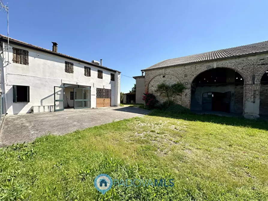 Immagine 1 di Rustico / casale in vendita  a Casalserugo