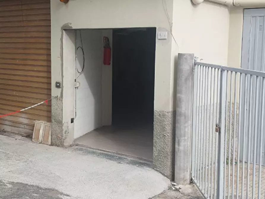 Immagine 1 di Garage in vendita  a Genova