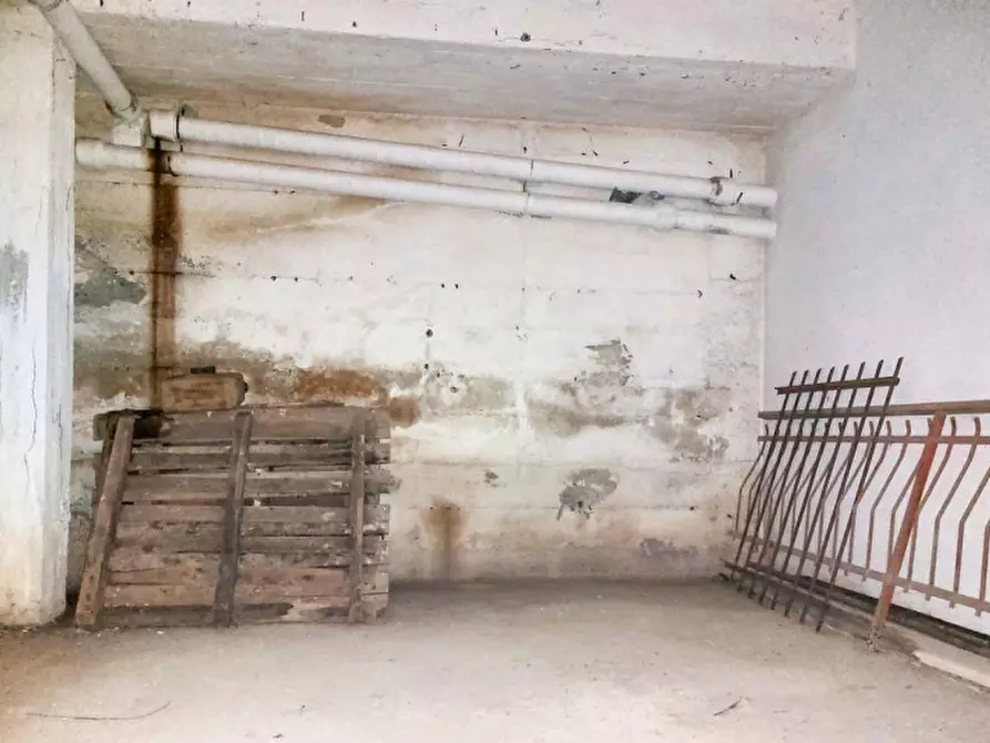 Immagine 2 di Negozio in vendita  in Via del Molino, N. 18-20-22 a Monte Castello Di Vibio