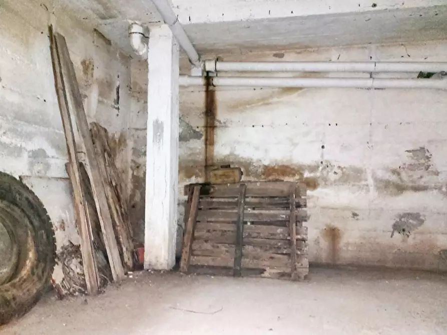 Immagine 3 di Negozio in vendita  in Via del Molino, N. 18-20-22 a Monte Castello Di Vibio