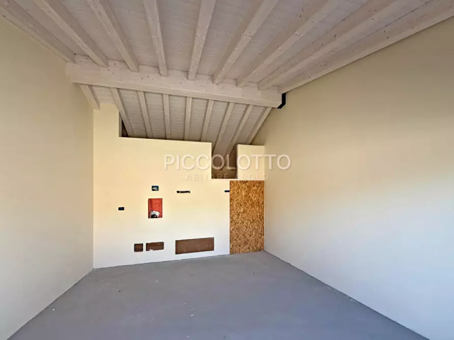 Immagine 7 di Casa bifamiliare in vendita  in via Chiesa a Asolo