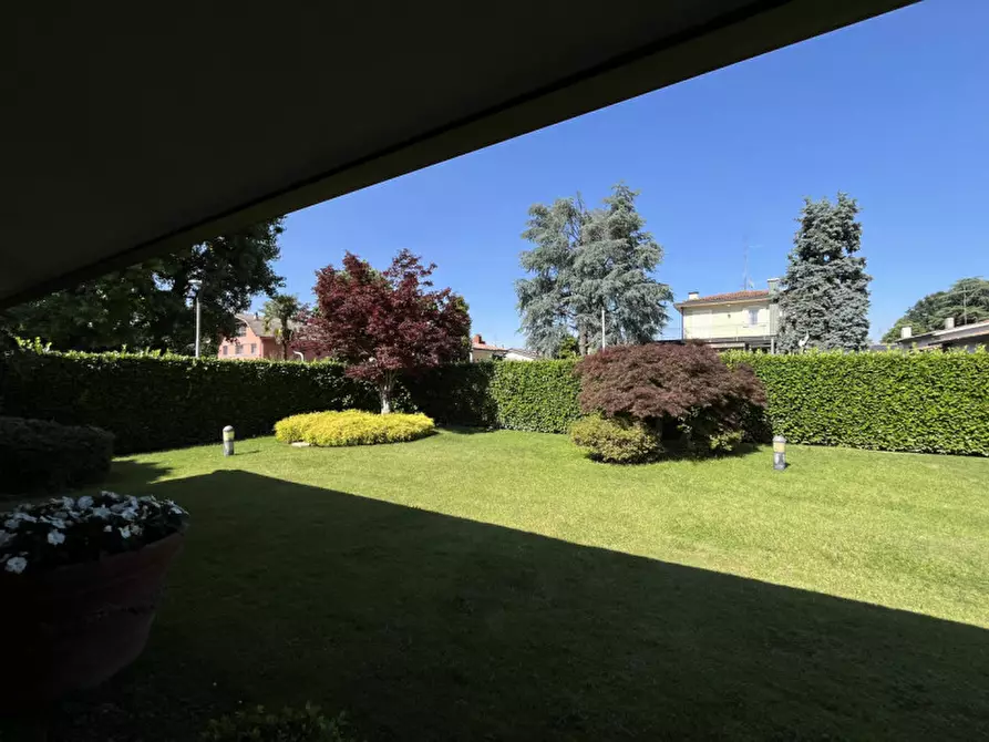 Immagine 22 di Villa in vendita  in Via Mantegna a Trezzano Sul Naviglio