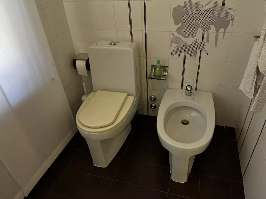 Immagine 41 di Villa in vendita  in Via Mantegna a Trezzano Sul Naviglio