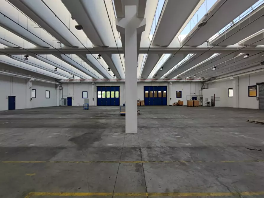 Immagine 2 di Capannone industriale in affitto  a Affi
